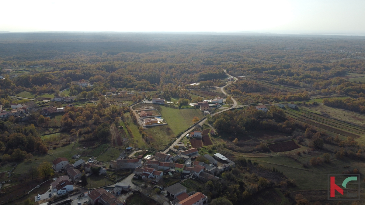 Istra - Svetvinčenat, zemljišče 5700m2 na mirni lokaciji